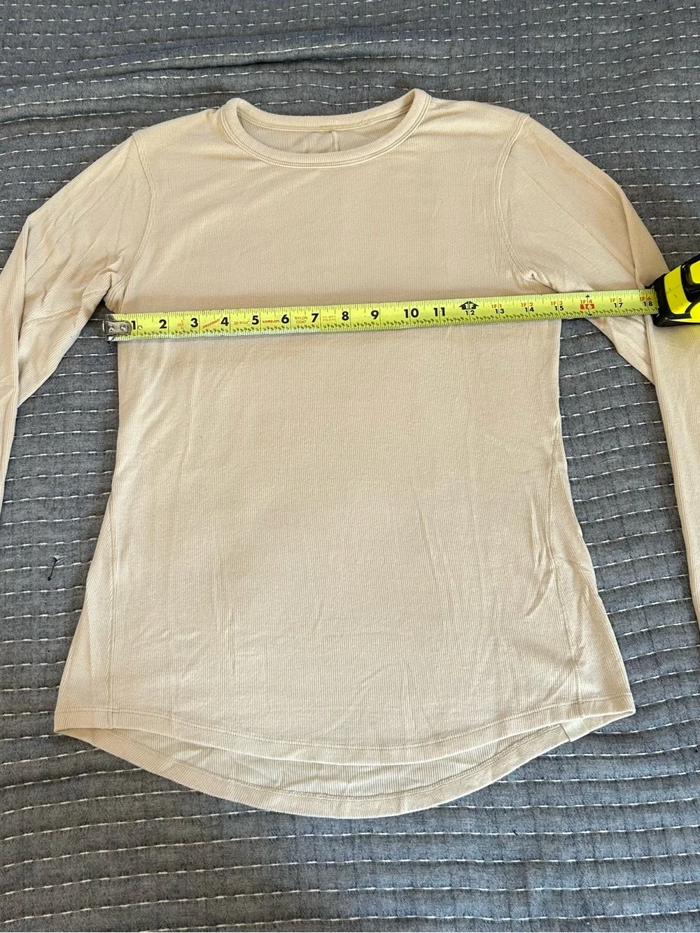 Lululemon Women's Long Sleeve Soft Oatmeal Cream Casual Longsleeve